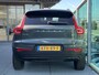 Volvo XC40 2.0 B4 Plus Dark Mild hybrid, Automaat, Panoramadak, 19 inch wielen met all-season banden, Trekhaak semi elektrisch, Stoelverwarming, Stuurverwarming, Elektrische stoelen, Leder-nubuck bekleding