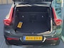Volvo XC40 2.0 B4 Plus Dark Mild hybrid, Automaat, Panoramadak, 19 inch wielen met all-season banden, Trekhaak semi elektrisch, Stoelverwarming, Stuurverwarming, Elektrische stoelen, Leder-nubuck bekleding
