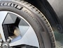 Volvo XC40 2.0 B4 Plus Dark Mild hybrid, Automaat, Panoramadak, 19 inch wielen met all-season banden, Trekhaak semi elektrisch, Stoelverwarming, Stuurverwarming, Elektrische stoelen, Leder-nubuck bekleding