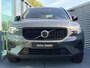 Volvo XC40 2.0 B4 Plus Dark Mild hybrid, Automaat, Panoramadak, 19 inch wielen met all-season banden, Trekhaak semi elektrisch, Stoelverwarming, Stuurverwarming, Elektrische stoelen, Leder-nubuck bekleding