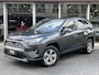 Toyota RAV4 Hybrid 220 AWD Dynamic | Stoelverwarming, Groot scherm, Parkeersensoren, Licht + Regensensor, 1650KG Trekgewicht