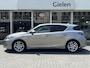 Lexus CT 200h Executive | Leer, Trekhaak, 17 inch, Navigatie, Parkeersensoren, Camera, Licht + Regensensor
