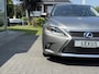 Lexus CT 200h Executive | Leer, Trekhaak, 17 inch, Navigatie, Parkeersensoren, Camera, Licht + Regensensor
