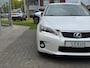 Lexus CT 200h | Parelmoer wit, Parkeersensoren voor + achter, Stoelverwarming, Climate control, Cruise control, Licht + Regensensor