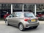 Toyota Yaris 1.5 Hybrid Dynamic | Stoelverwarming, Lichtmetalen velgen, Cruise control, Safety sense, Parkeercamera