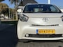 Toyota iQ 1.0 VVTi Aspiration Plus | Stoelverwarming, Half leer, Parkeersensoren, Climate control, Lichtmetalen velgen, Zeer compleet