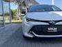 Toyota Corolla 1.8 Hybrid Executive | Parelmoer wit, 18 inch, Leer/Alcantara, Stoelverwarming, Parkeersensoren, Keyless, Apple CarPlay/Android auto