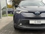 Toyota C-HR / C-HR+ 1.8 Hybrid Bi-Tone Plus | Leer, Stoel + Stuurverwarming, Navigatie, Dodehoekherkenning, Parkeersensoren