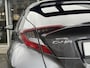 Toyota C-HR / C-HR+ 1.8 Hybrid Bi-Tone Plus | Leer, Stoel + Stuurverwarming, Navigatie, Dodehoekherkenning, Parkeersensoren