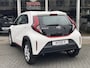 Toyota Aygo X 1.0 VVT-i First | Apple CarPlay/Android Auto, Lichtmetalen velgen, Licht + Regensensor, Parkeersensoren, Stuurbediening