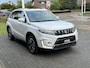 Suzuki Vitara 1.5 Hybrid Style | Trekhaak, Panoramadak, Dodehoekherkenning, Parkeersensoren, Half leer, Stoelverwarming, Keyless