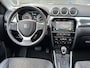 Suzuki Vitara 1.5 Hybrid Style | Trekhaak, Panoramadak, Dodehoekherkenning, Parkeersensoren, Half leer, Stoelverwarming, Keyless