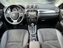 Suzuki Vitara 1.5 Hybrid Style | Trekhaak, Panoramadak, Dodehoekherkenning, Parkeersensoren, Half leer, Stoelverwarming, Keyless