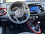 Toyota Aygo X 1.0 VVT-i MT Pulse Bi-tone | Chili red,17 inch, Privacy glass, Apple CarPlay/Android auto, Airconditioning, Parkeercamera