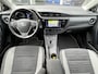 Toyota Auris 1.8 Hybrid Dynamic Plus | Trekhaak, 17 inch Lichtmetalen velgen, Keyless, Navigatie, Safety Sense