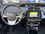 Toyota Prius 1.8 Dynamic | Trekhaak, Head up display, Parkeercamera, Stoelverwarming, Adaptive cruise control