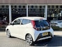 Toyota Aygo 1.0 VVT-i X-joy | Apple CarPlay/Android Auto, Airco, Lichtmetalen velgen, Safety Sense, Mistlampen