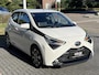 Toyota Aygo 1.0 VVT-i X-joy | Apple CarPlay/Android Auto, Airco, Lichtmetalen velgen, Safety Sense, Mistlampen