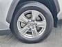 Toyota RAV4 Hybrid 220 AWD Dynamic | Stoelverwarming, Groot scherm, Parkeersensoren, Licht + Regensensor, 1650KG Trekgewicht