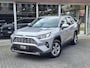 Toyota RAV4 Hybrid 220 AWD Dynamic | Stoelverwarming, Groot scherm, Parkeersensoren, Licht + Regensensor, 1650KG Trekgewicht