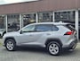Toyota RAV4 Hybrid 220 AWD Dynamic | Stoelverwarming, Groot scherm, Parkeersensoren, Licht + Regensensor, 1650KG Trekgewicht