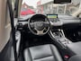 Lexus NX 300h AWD Luxury Line | Groot Scherm, Adaptive cruise control, Leer, Stoelverwarming, Parkeersensoren, Elektrische achterklep, 18 inch
