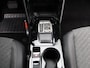 Peugeot 2008 1.2 Hybrid 145 Allure 8 Jaar Garantie | Apple Carplay | Keyless | Camera Voor + Achter | Parkeersenoren Voor en Achter | Cruise Control | Dodehoekbewaking | LED Verlichting