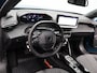 Peugeot 2008 1.2 Hybrid 145 Allure 8 Jaar Garantie | Apple Carplay | Keyless | Camera Voor + Achter | Parkeersenoren Voor en Achter | Cruise Control | Dodehoekbewaking | LED Verlichting