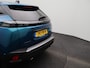 Peugeot 2008 1.2 Hybrid 145 Allure 8 Jaar Garantie | Apple Carplay | Keyless | Camera Voor + Achter | Parkeersenoren Voor en Achter | Cruise Control | Dodehoekbewaking | LED Verlichting