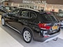 BMW X1 sDrive18i Automaat Panoramadak, Airco, Trekhaak, Stuurbekrachtiging