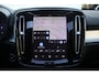 Volvo XC40 B4 Plus Black Edition | Panoramadak | Trekhaak | Verwarmbare voorstoelen, achterbank en stuurwiel | 360 graden camera | Premium audio by Harman Kardon | Apple carplay/Android auto
