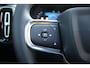 Volvo XC40 B4 Plus Black Edition | Panoramadak | Trekhaak | Verwarmbare voorstoelen, achterbank en stuurwiel | 360 graden camera | Premium audio by Harman Kardon | Apple carplay/Android auto