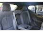Volvo XC40 B4 Plus Black Edition | Panoramadak | Trekhaak | Verwarmbare voorstoelen, achterbank en stuurwiel | 360 graden camera | Premium audio by Harman Kardon | Apple carplay/Android auto