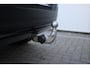 Volvo XC40 B4 Plus Black Edition | Panoramadak | Trekhaak | Verwarmbare voorstoelen, achterbank en stuurwiel | 360 graden camera | Premium audio by Harman Kardon | Apple carplay/Android auto