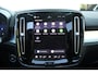 Volvo XC40 B4 Plus Black Edition | Panoramadak | Trekhaak | Verwarmbare voorstoelen, achterbank en stuurwiel | 360 graden camera | Premium audio by Harman Kardon | Apple carplay/Android auto