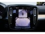 Volvo XC40 B4 Plus Black Edition | Panoramadak | Trekhaak | Verwarmbare voorstoelen, achterbank en stuurwiel | 360 graden camera | Premium audio by Harman Kardon | Apple carplay/Android auto