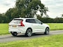 Volvo XC60 T6 Recharge R-Design|Pano|21”|ACC|Trekhaak|Memory|Keyless|Topstaat!