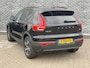 Volvo XC40 2.0 B4 Plus Dark | Trekhaak | Harman Kardon Audio | Achteruitrijcamera | Parkeersensoren | Keyless Entry | Elektrische Achterklep | Elektrisch Verstelbare Voorstoelen | Stoelverwarming | Google Navigatie | Apple Carplay | Android Auto