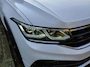 Volkswagen Tiguan 1.4 TSI 245pk eHybrid R-Line Business+ DSG Automaat / Panorama schuifk dak / Navigatie / Matrix LED / LM 19 inch / Wegkl trekhaak