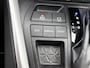 Toyota RAV4 2.5 Hybrid Style Bi-Tone | BTW voertuig | Stoelverwarming | Draadloze telefoonlader | Parkeersensoren voor+achter | Elektrische achterklep | Volledig digitaal scherm |
