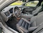 Volvo V60 T8 455PK Plug-in hybrid AWD Plus Dark | BLIS | ACC | Trekhaak | Pano | HUD | H&K | Elektr. Stoelen | 360 Camera |