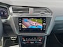 Volkswagen Tiguan 1.5 TSI R-Line Business+ NL.Auto/Panoramadak/Trekhaak/20Inch/Camera/Alcantara/IQ Light/1Ste Eigenaar!!