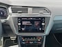 Volkswagen Tiguan 1.5 TSI R-Line Business+ NL.Auto/Panoramadak/Trekhaak/20Inch/Camera/Alcantara/IQ Light/1Ste Eigenaar!!