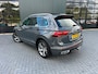 Volkswagen Tiguan 1.5 TSI R-Line Business+ NL.Auto/Panoramadak/Trekhaak/20Inch/Camera/Alcantara/IQ Light/1Ste Eigenaar!!