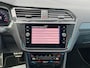 Volkswagen Tiguan 1.5 TSI R-Line Business+ NL.Auto/Panoramadak/Trekhaak/20Inch/Camera/Alcantara/IQ Light/1Ste Eigenaar!!