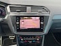 Volkswagen Tiguan 1.5 TSI R-Line Business+ NL.Auto/Panoramadak/Trekhaak/20Inch/Camera/Alcantara/IQ Light/1Ste Eigenaar!!