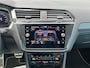 Volkswagen Tiguan 1.5 TSI R-Line Business+ NL.Auto/Panoramadak/Trekhaak/20Inch/Camera/Alcantara/IQ Light/1Ste Eigenaar!!