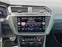 Volkswagen Tiguan 1.5 TSI R-Line Business+ NL.Auto/Panoramadak/Trekhaak/20Inch/Camera/Alcantara/IQ Light/1Ste Eigenaar!!