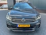 Volkswagen Tiguan 1.5 TSI R-Line Business+ NL.Auto/Panoramadak/Trekhaak/20Inch/Camera/Alcantara/IQ Light/1Ste Eigenaar!!