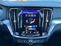 Volvo V60 2.0 B3 Business Pro NL.Auto/Panoramadak/Elc. Trekhaak/Harman-Kardon/Camera/1Ste Eigenaar/Dealer onderhouden